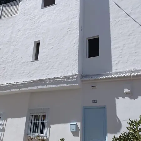 Casa Centrica En Conil: Ideal Para Familias Y Parejas, 2 Hab, 2 Banos, Terraza Panoramica - Es-180-246